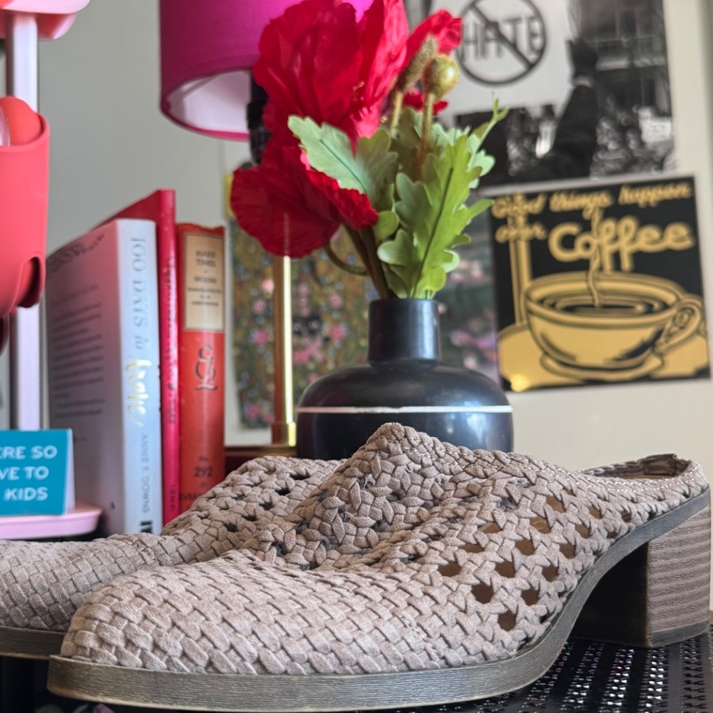 Taupe Woven Mules 👏🏽
